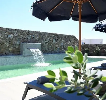 Super Paradise Pebbles Apartment