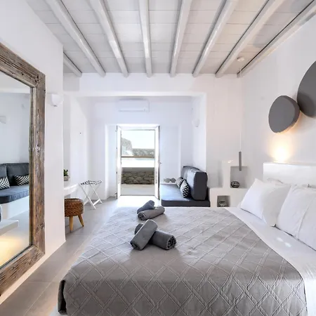 Super Paradise Pebbles Mykonos Town