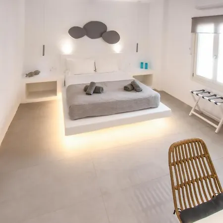 Super Paradise Pebbles * Mykonos Town